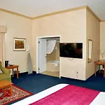 The Glengate Hotel & Suites